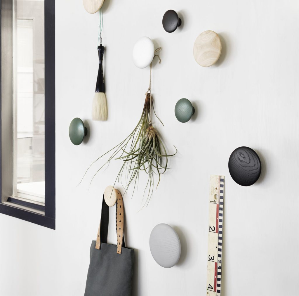 Крючок Dots Wood Muuto