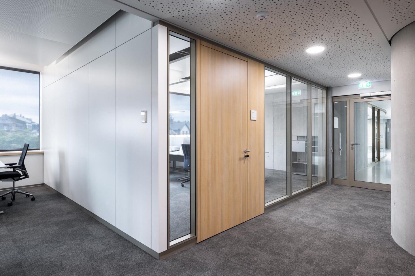 Entega Darmstadt | Secluded office space with transparency