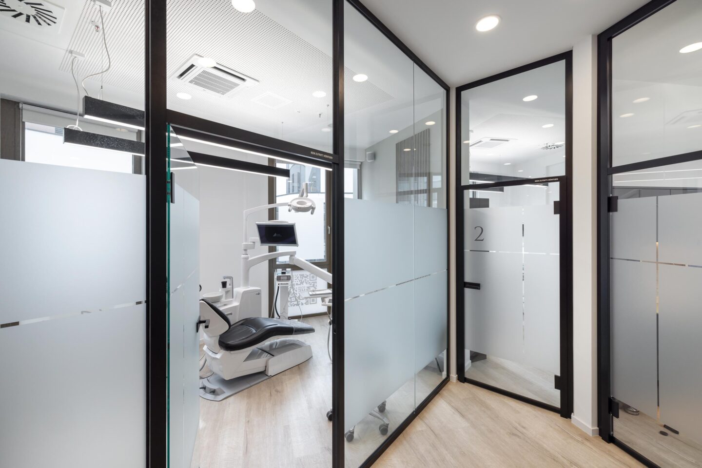 Noe Dental Practice in Hanau | View of the treatment room