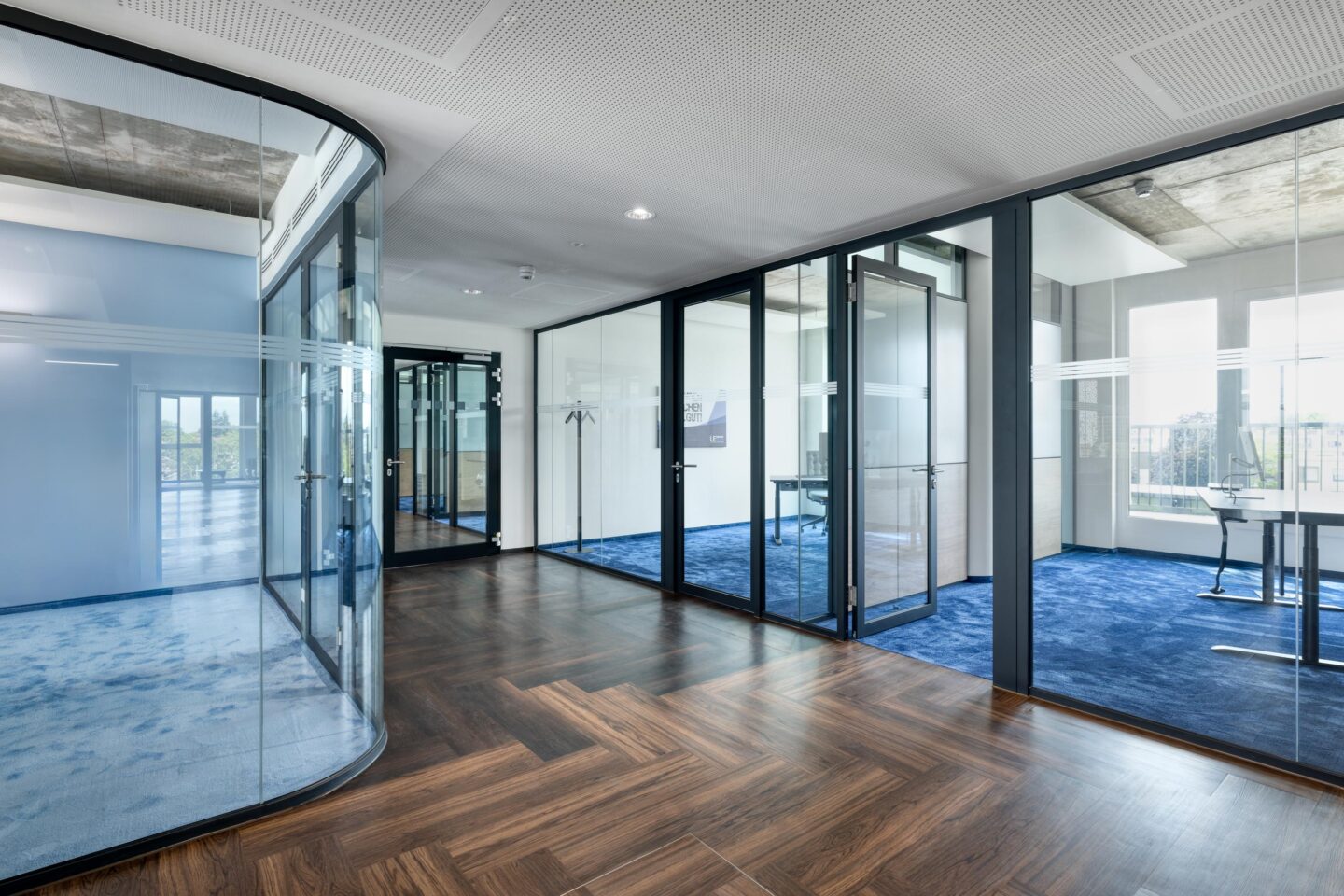 Le Groupe Bleu | Meeting rooms with blue accents