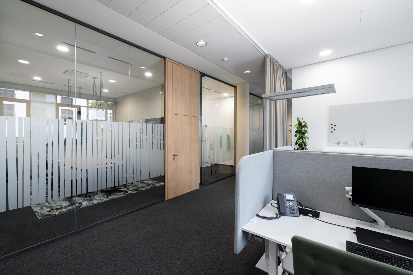 Sparkasse Karlsruhe Immocentre | Partition walls from feco