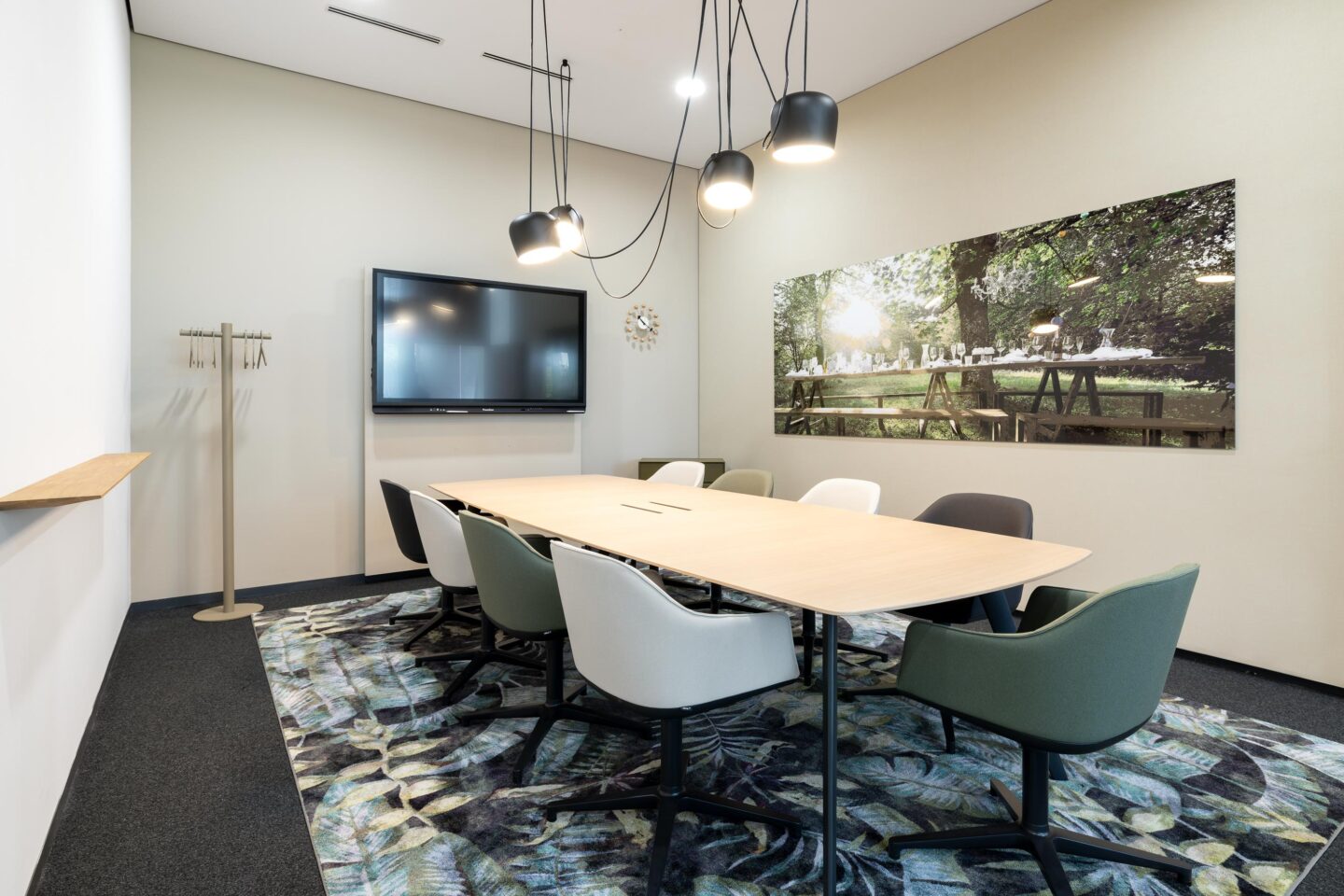 Sparkasse Karlsruhe Immocentre | Meeting room furnished by feco