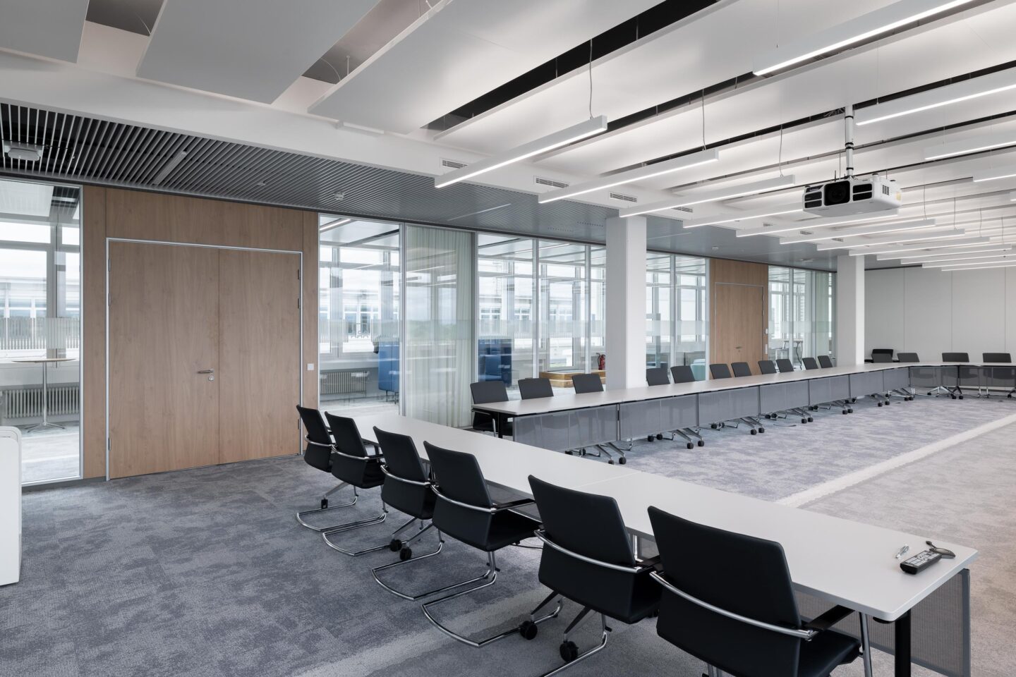 FSC-certified wooden elements for sustainable office design | feco