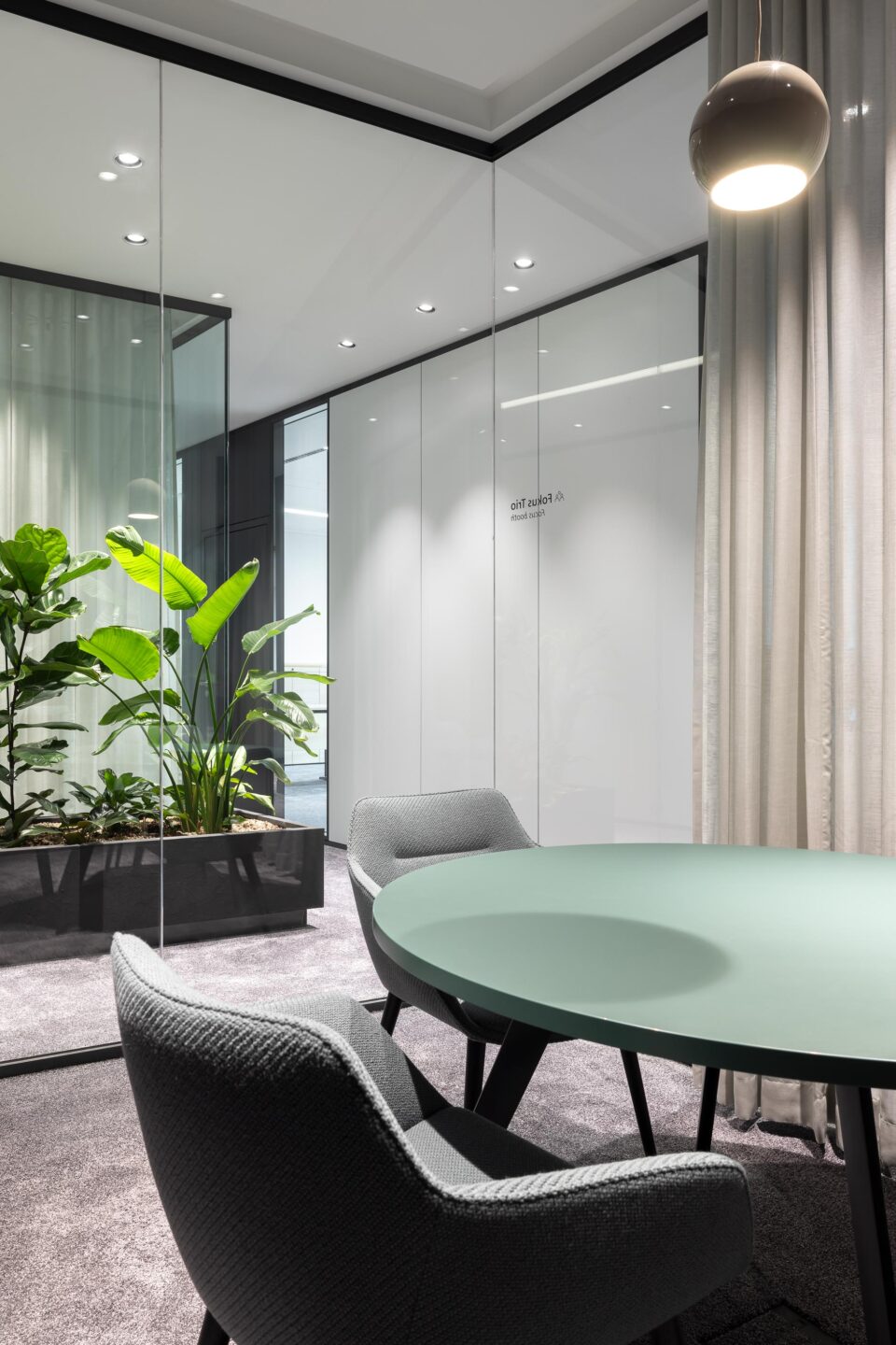 fecoplan glass partition in meeting room | feco system walls