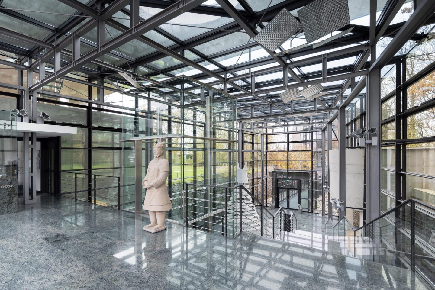 Workplace with fecoplan glass walls | feco system walls